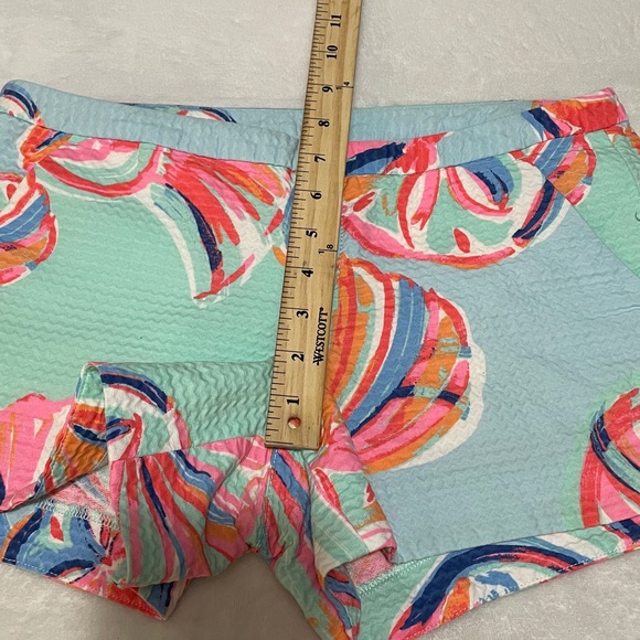 Lilly Pulitzer Pastel Adie Patterned Shorts Sz 2 - Picture 4 of 9